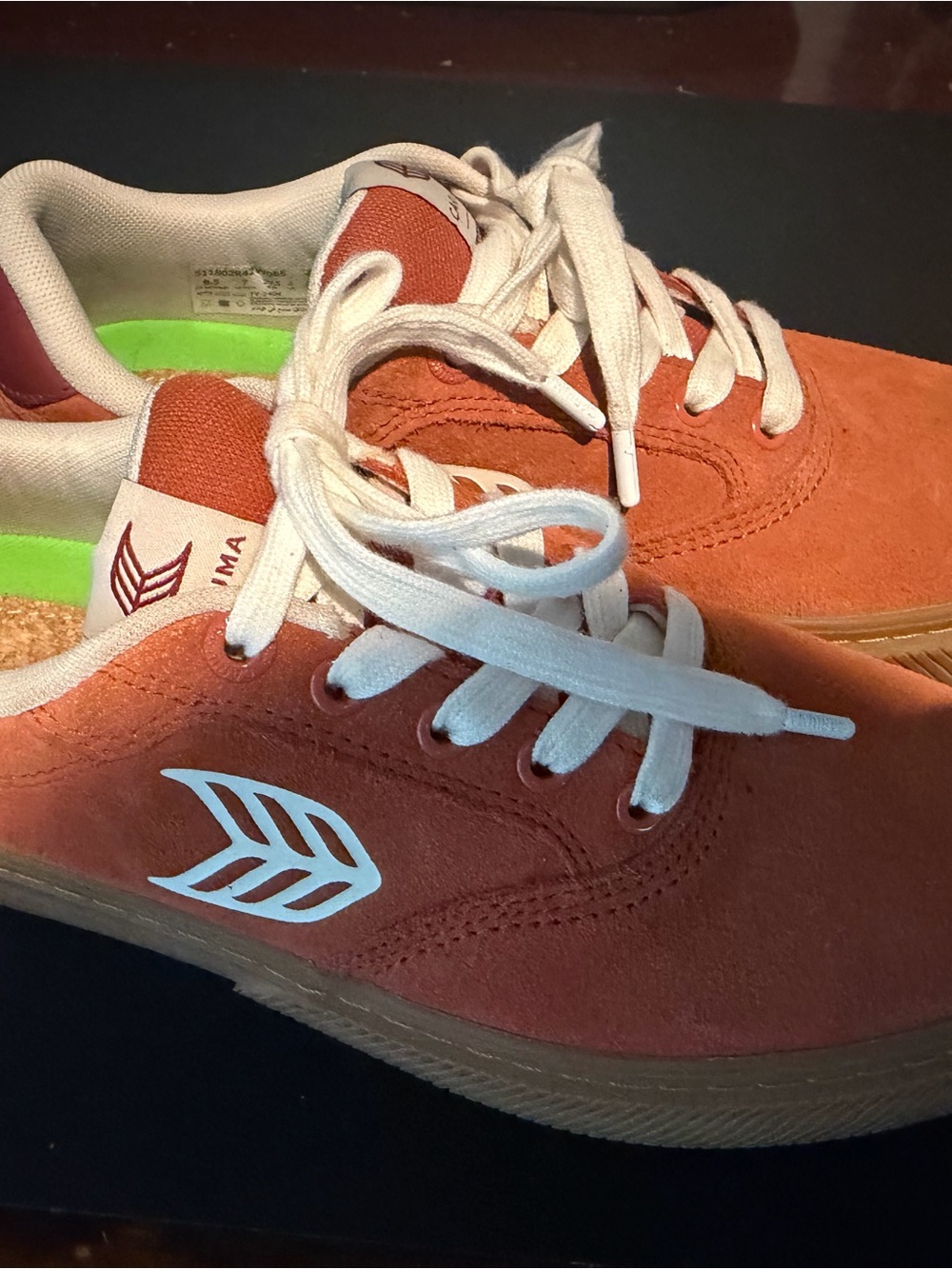 Cariuma Women’s Suede Sneaker - Rust Orange with White Laces - Picture 2 of 5